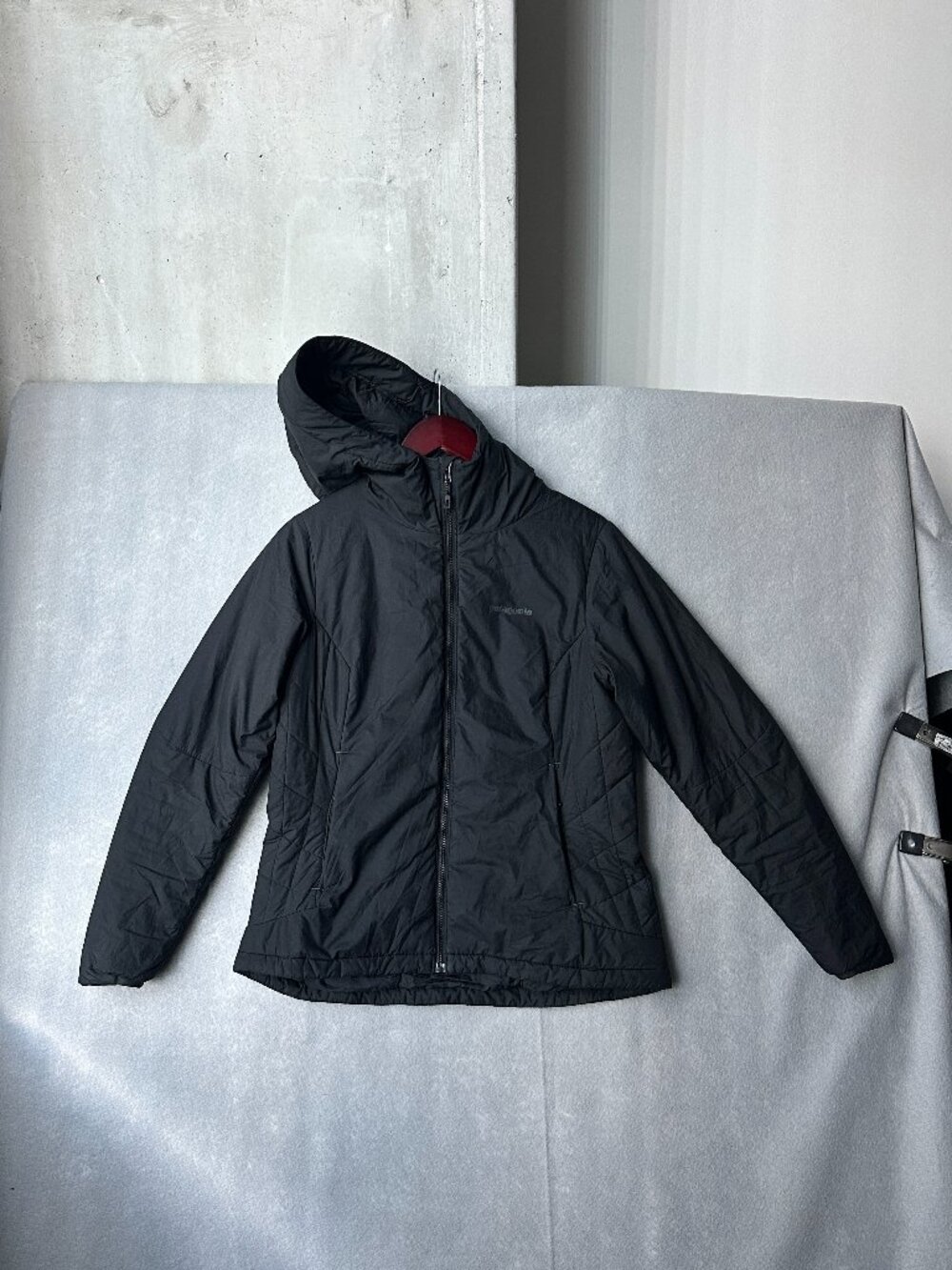 Patagonia Jacket Womens Medium Black Micro Puff Hoody PrimaLoft Puffer Coat